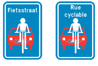 Priorité aux cyclistes ! Mais voitures tolérées…