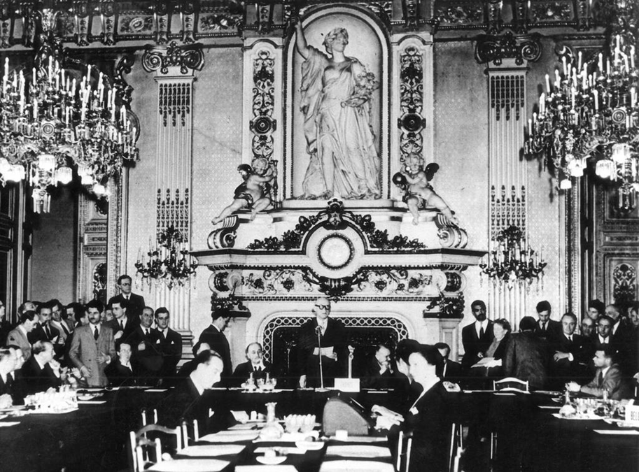 De la paix en Europe à la paix dans le monde [What is Europe doing for its citizens?]