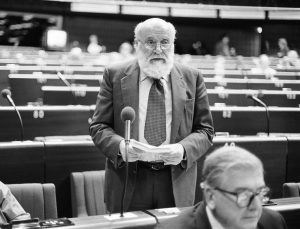 The MEP Altiero SPINELLI during a session in Strasbourg in September 1983.