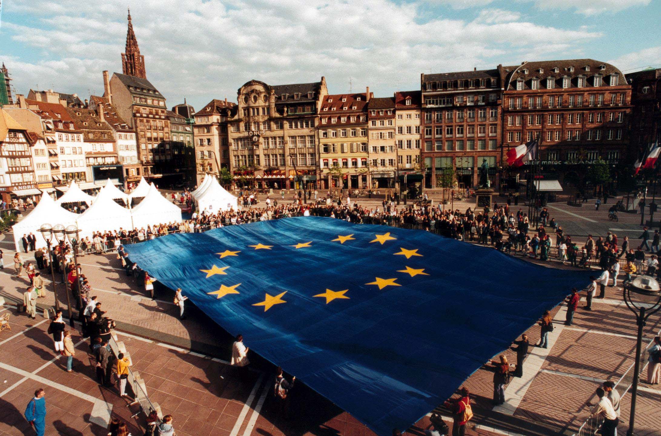 Blue and 12 stars. The European Flag
