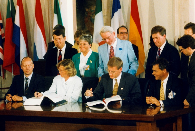 The 1995 enlargement of the European Union: The accession of Finland and Sweden