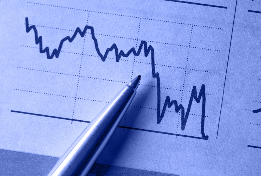 Low and negative interest rates: Overview of policy aims and possible effects