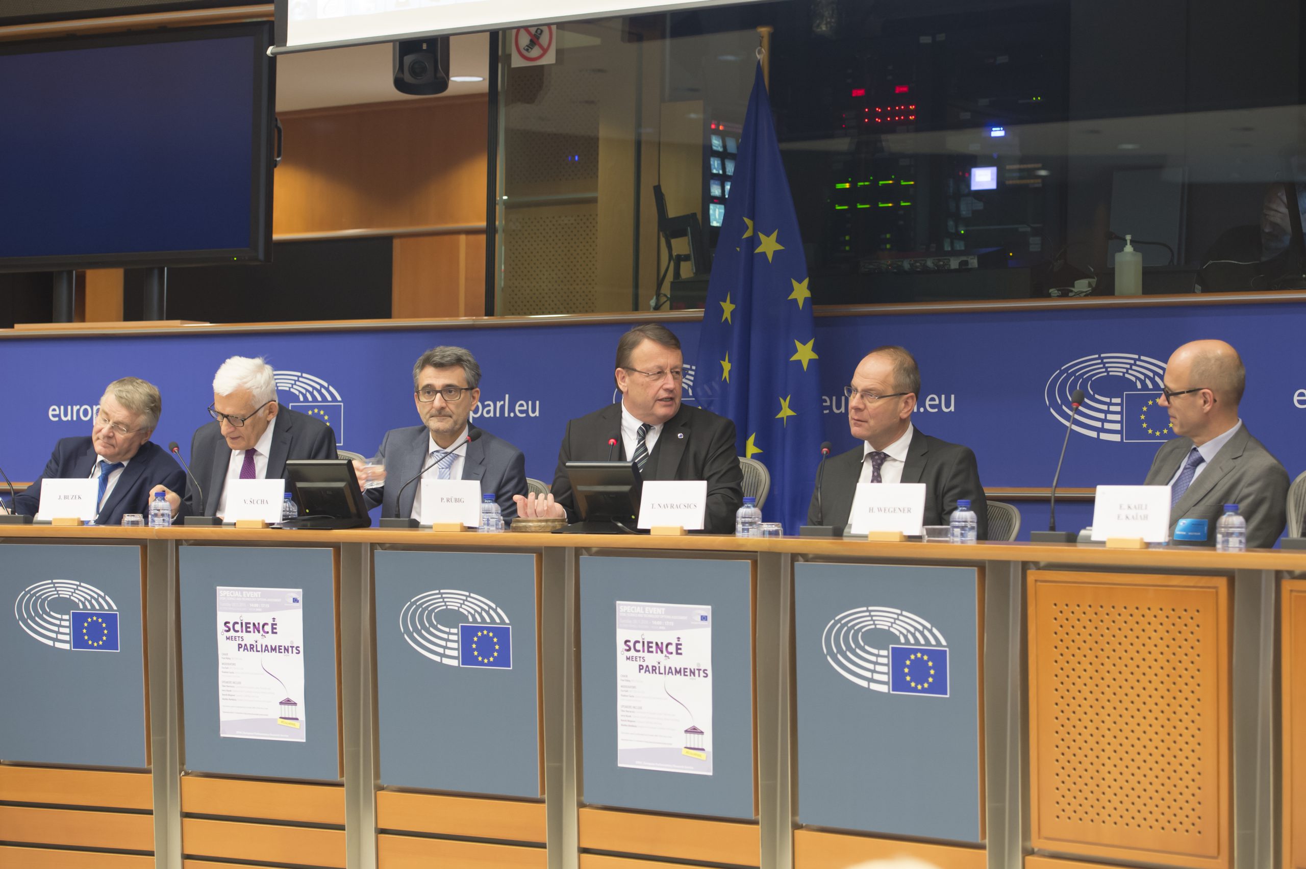 Evidence-based policy-making: Science meets Parliaments