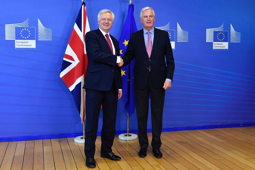 EU and UK positions on citizens’ rights: First phase of Brexit negotiations
